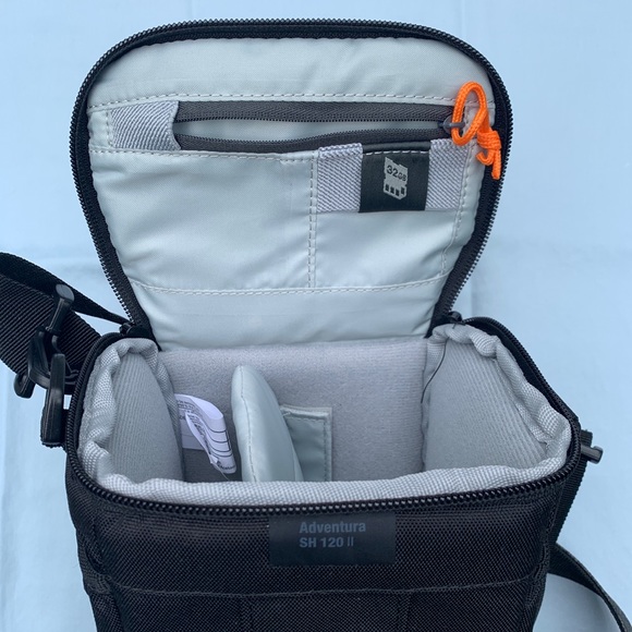 Lowepro Camera Bag - Picture 3 of 5